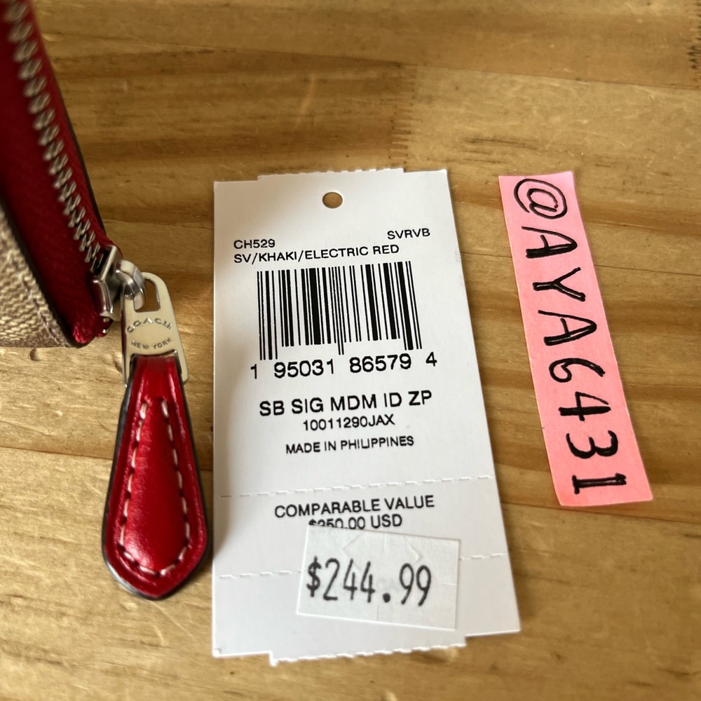 Coach Wallet🎈🎈 - Picture 4 of 8